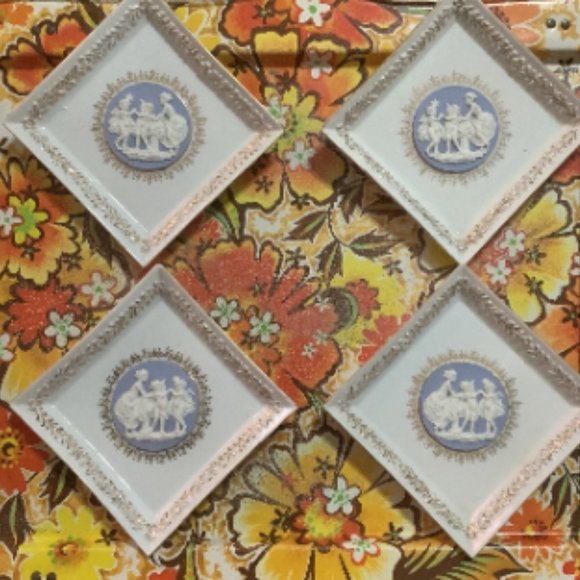 USAGCO Japan Ceramics Wedgwood Cameo Wall Plates